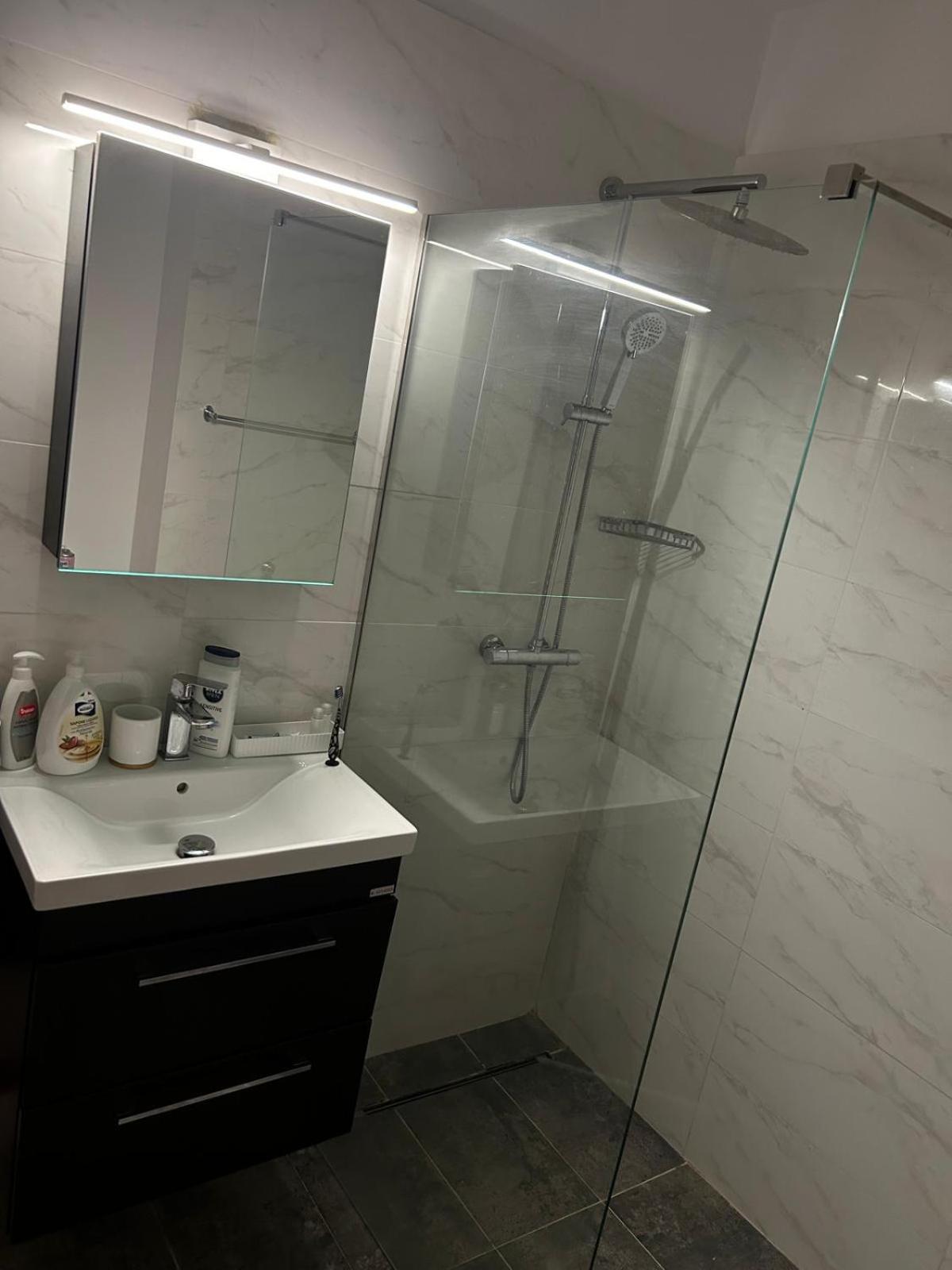 Cozy Apartment 130E By Plaza Bucarest Esterno foto